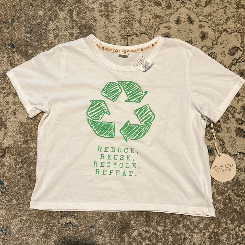 Recycled Threads. NWT. Size medium.
